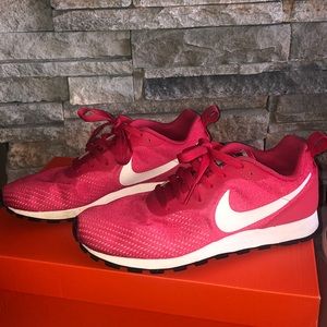 Nike Women’s MD Runner 2